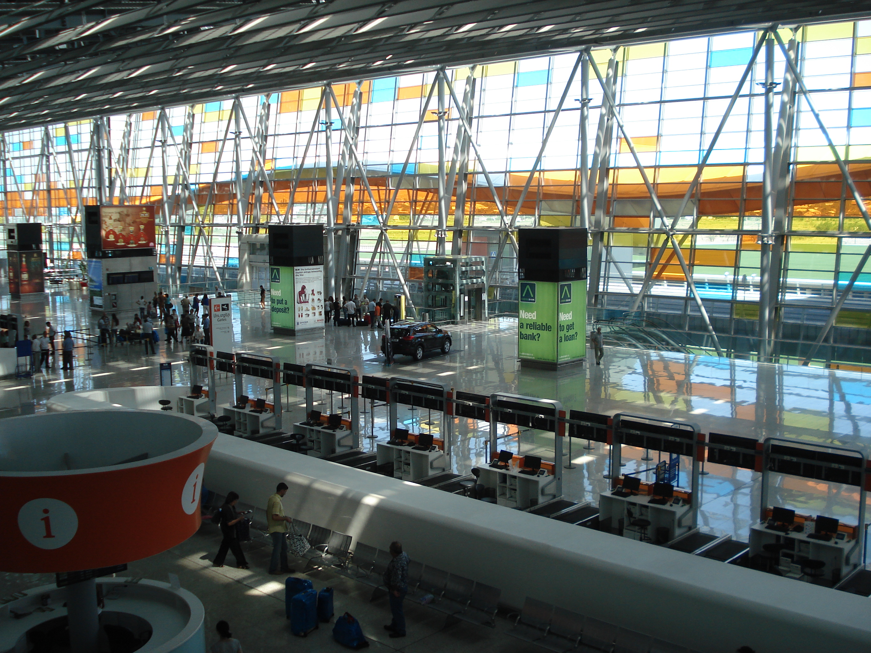 Հայաստանի օդանավակայաններում ուղևորահոսքն աճել է 10.3 տոկոսով